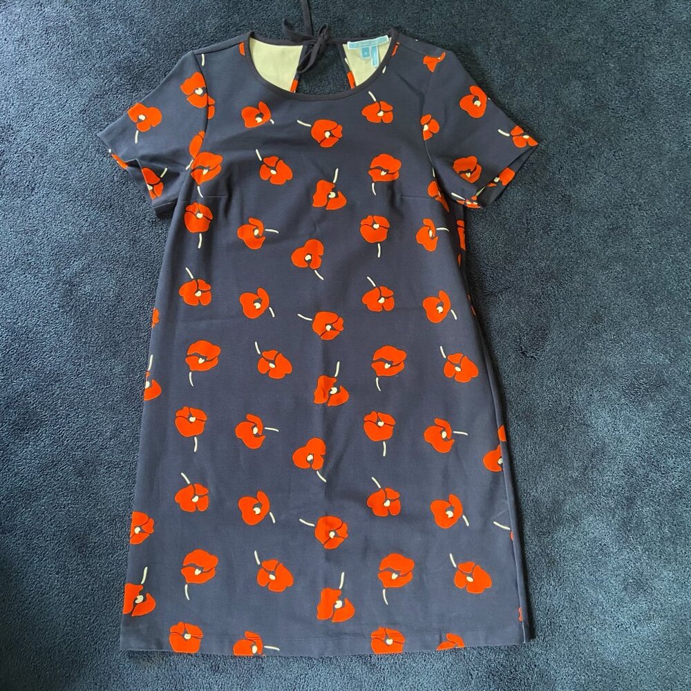 EUC Draper James Floral Sheath Dress Navy w/ Red Flower Motif Sz M - Picture 3 of 5